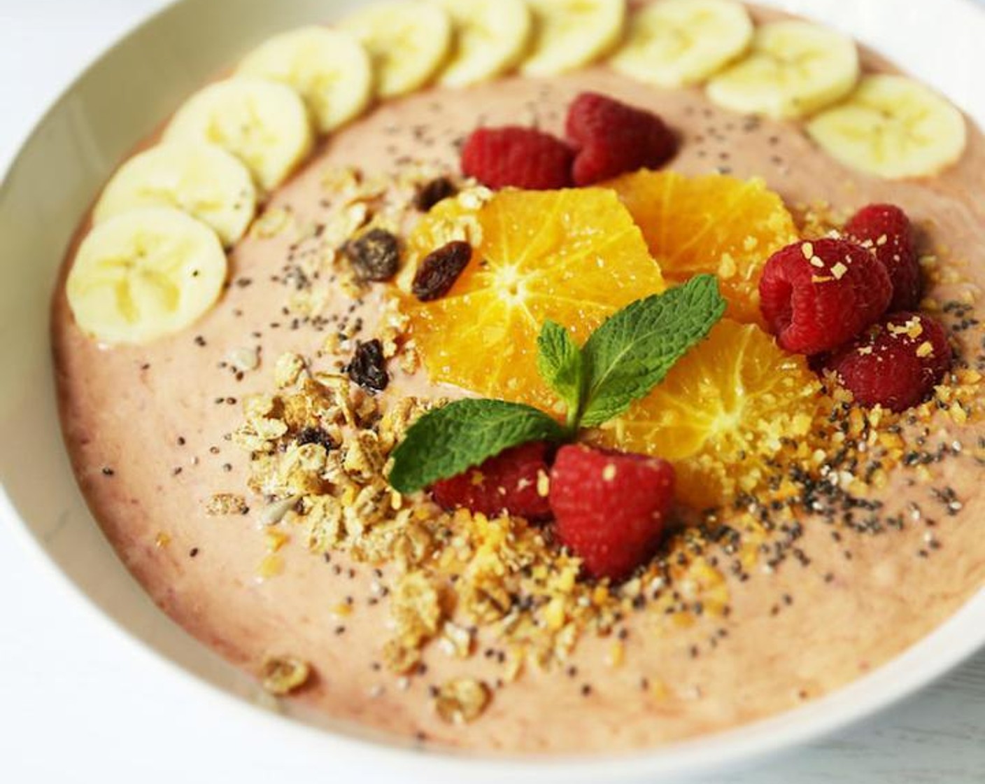 Overnight Oats and Raspberry Smoothie Bowl