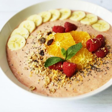 Overnight Oats and Raspberry Smoothie Bowl Recipe | SideChef