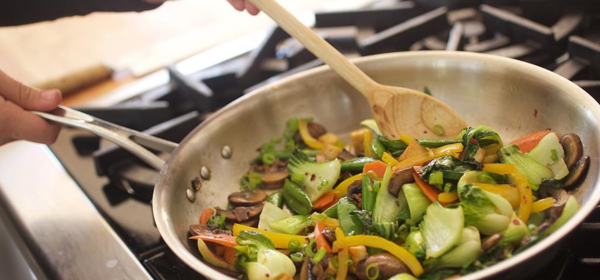 Stir-Fried Tofu with Baby Bok Choy, Peas, and Soba Recipe | SideChef