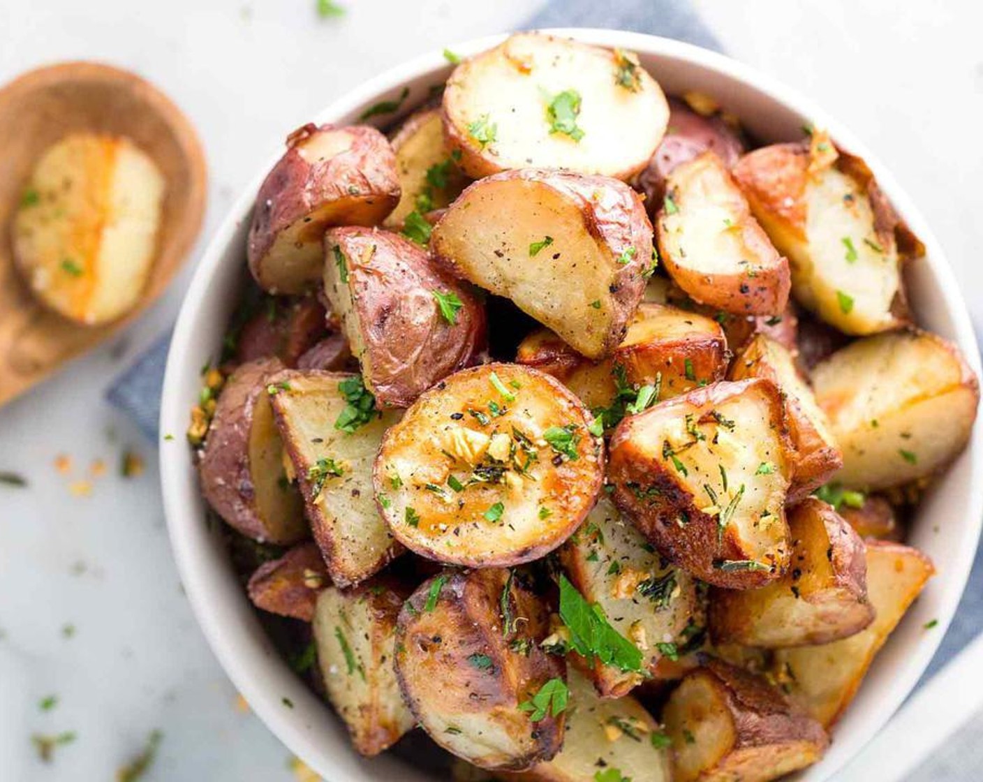 Crispy Garlic Roasted Potatoes