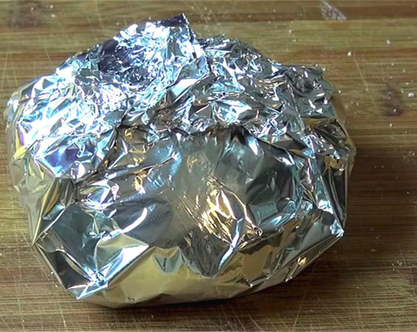 step 5 Wrap the whole bread roll in a little bit of foil. Pop it into a baking tray and bake in preheated oven for about 10 minutes if you want a nicely soft yolk. Bake for 15 to 20 minuts if you prefer the egg to be firmer.