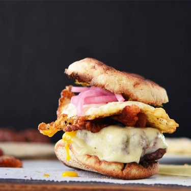 Pesto Breakfast Burger Recipe | SideChef