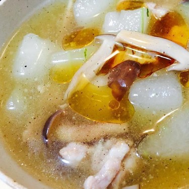 Winter Melon and Shimeji Mushroom Soup Recipe | SideChef