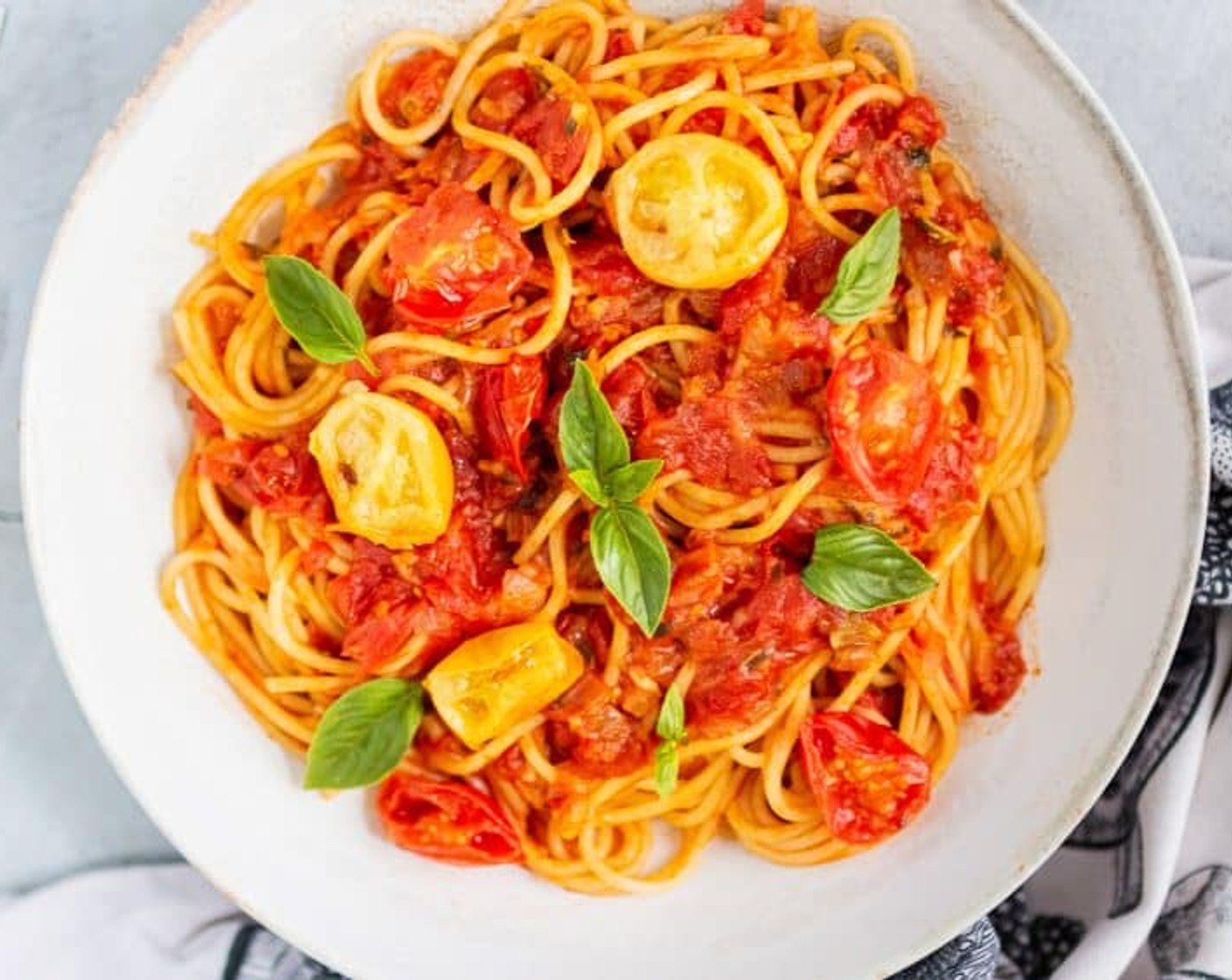 Classic Tomato Spaghetti with Basil