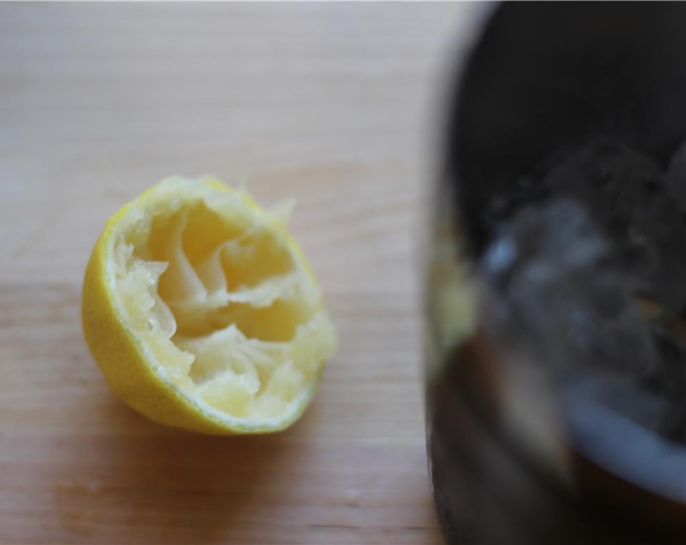 step 4 Add in 0.5 fl oz of juice from Lemon (1).
