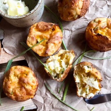 Green Onion and Cheddar Popovers Recipe | SideChef