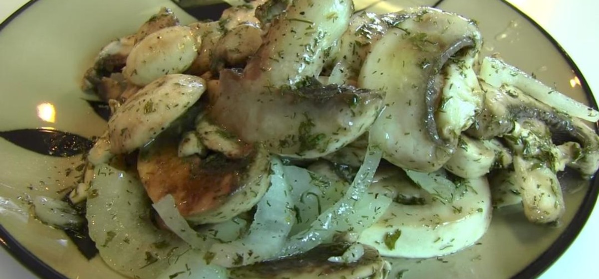 Betty's Zesty Marinated Mushrooms Recipe | SideChef