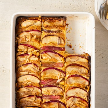 Apple and Rhubarb Cake Recipe | SideChef