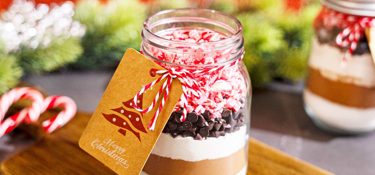 Peppermint Hot Cocoa Jars Recipe | SideChef