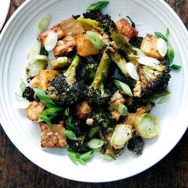 Crispy Tofu and Broccoli with Sesame-Peanut Pesto Recipe | SideChef