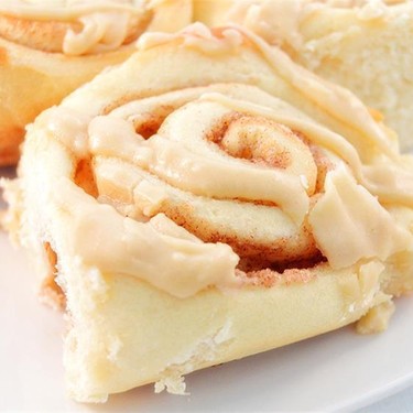 Cinnamon Rolls with Brown Sugar Glaze Recipe | SideChef