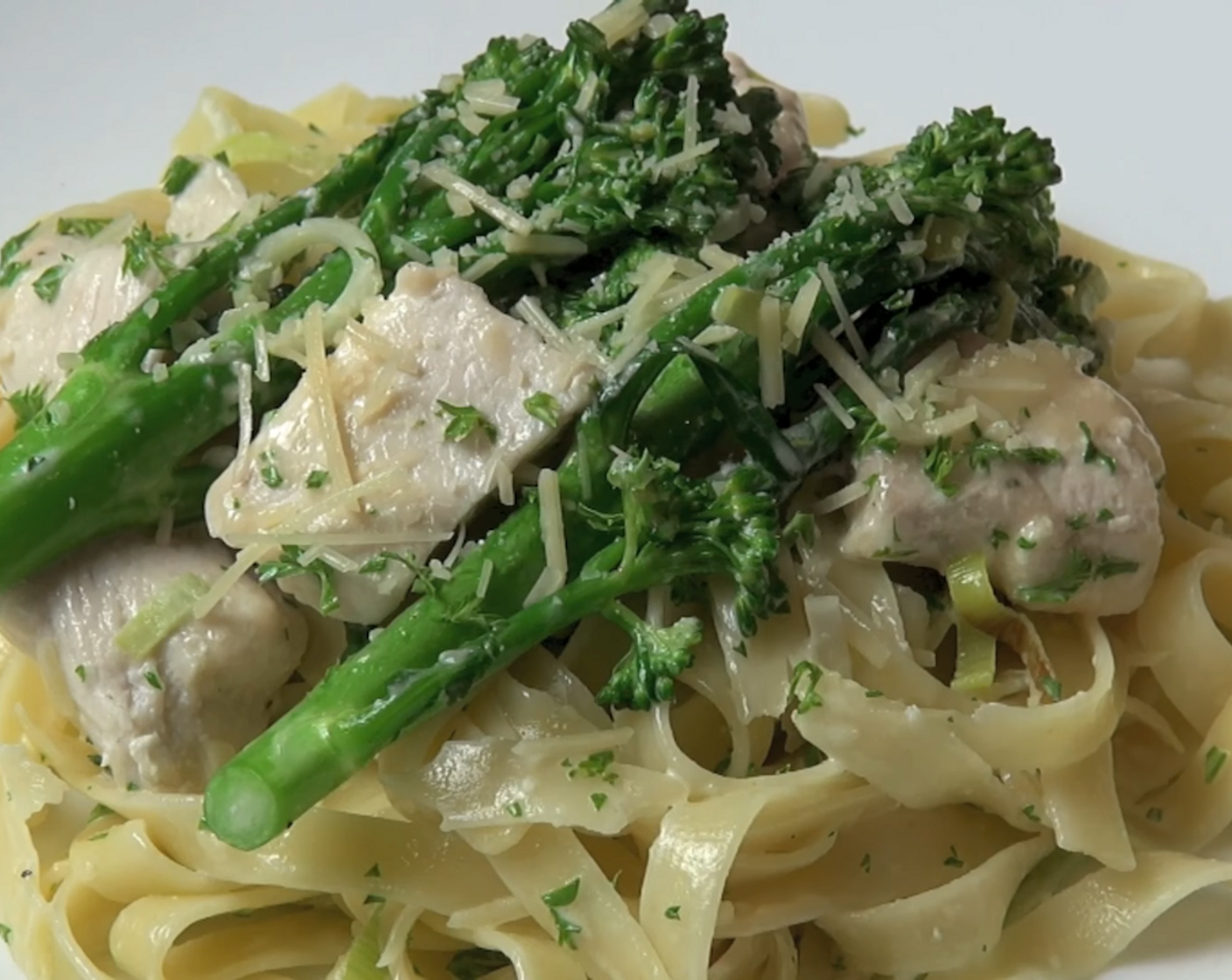 Creamy Chicken and Leek Fettuccine