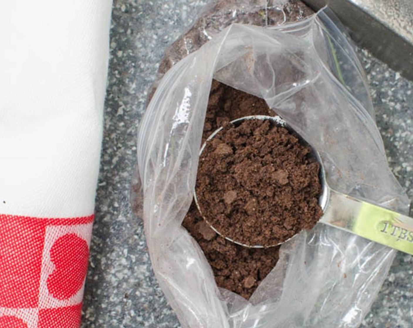 step 6 Use a rolling pin or the flat side of a meat tenderizer to crush the cookies into fine crumbs. Set aside.