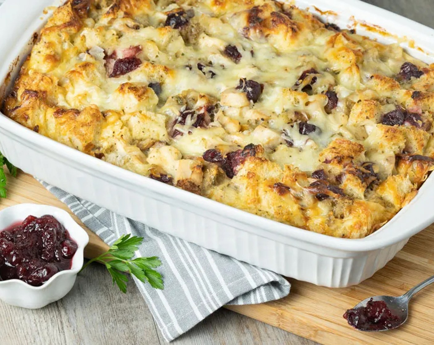 step 9 Remove from oven and allow to rest uncovered for 15-20 minutes before cutting into 12 (3x4-inch) pieces. Serve with leftover gravy and additional cranberry sauce.