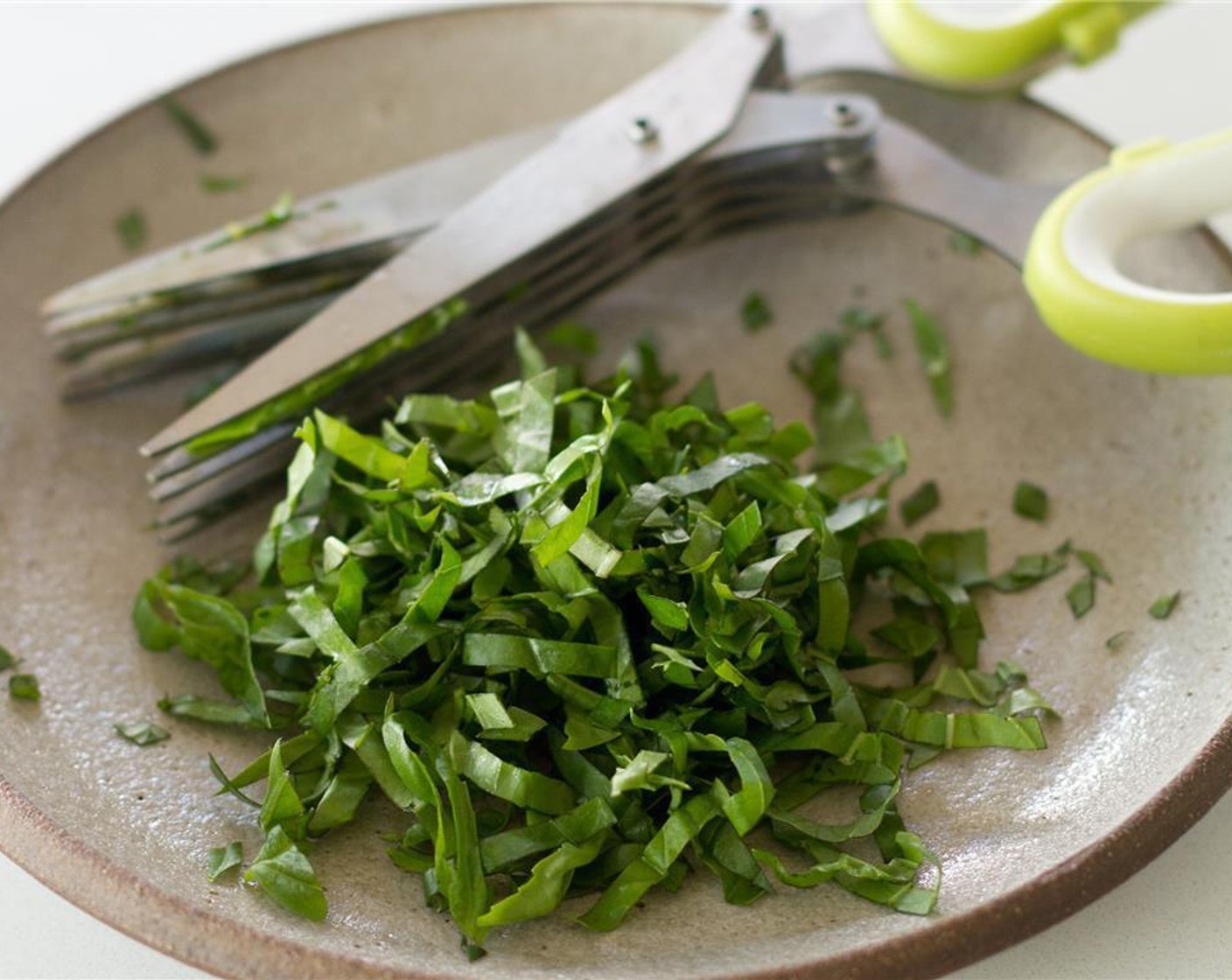 step 2 Finely chop the Fresh Basil Leaf (1 bunch). Preheat the Vegetable Oil (as needed) you will use for frying to 350 degrees F (180 degrees C).