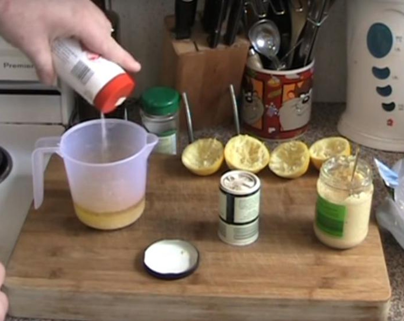 step 1 Make the marinate first. Mix the juice of Lemons (2) with Extra-Virgin Olive Oil (4 Tbsp), Garlic (3 cloves), and season with Salt (to taste) and Ground Black Pepper (to taste). Also add Italian Seasoning (2 tsp). Stir them together.