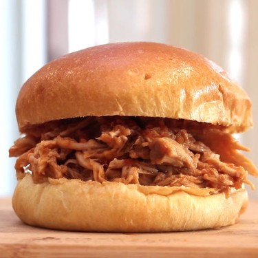Addictive Slow Cooker Pulled Pork Sliders Recipe | SideChef