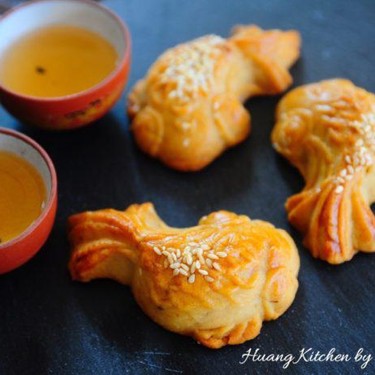 Fish Doll Mooncakes with Chicken Floss 鸡松鱼儿公仔月饼 Recipe | SideChef