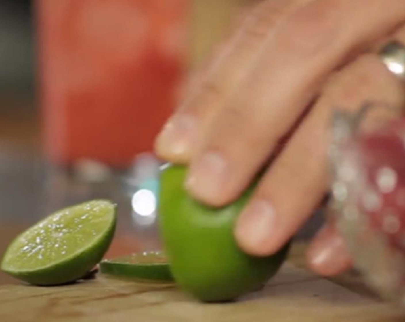 step 4 Garnish with a slice of Lime (1).