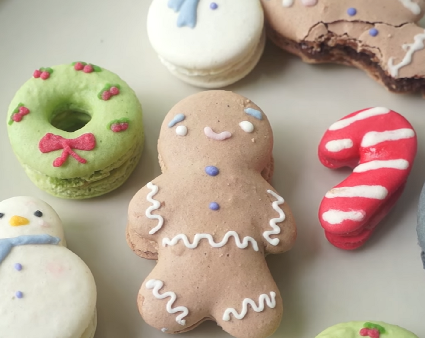 Christmas Wreath Macarons with Matcha Buttercream