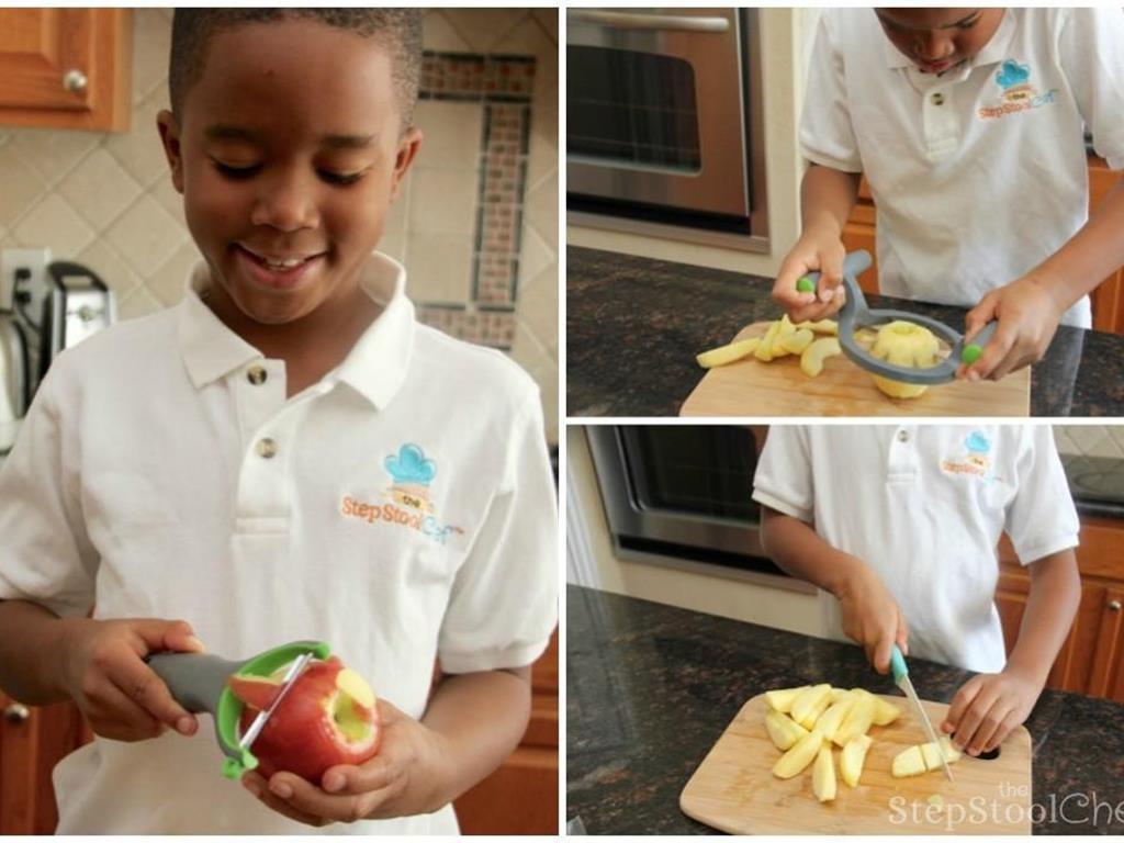 Step 2 of Yummy Dutch Apple Crisps Recipe: Peel, core, and dice the Apple (5).