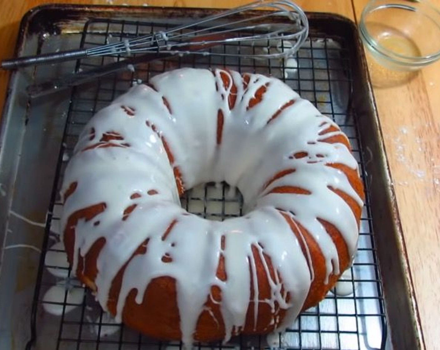 Easy Vanilla Glaze