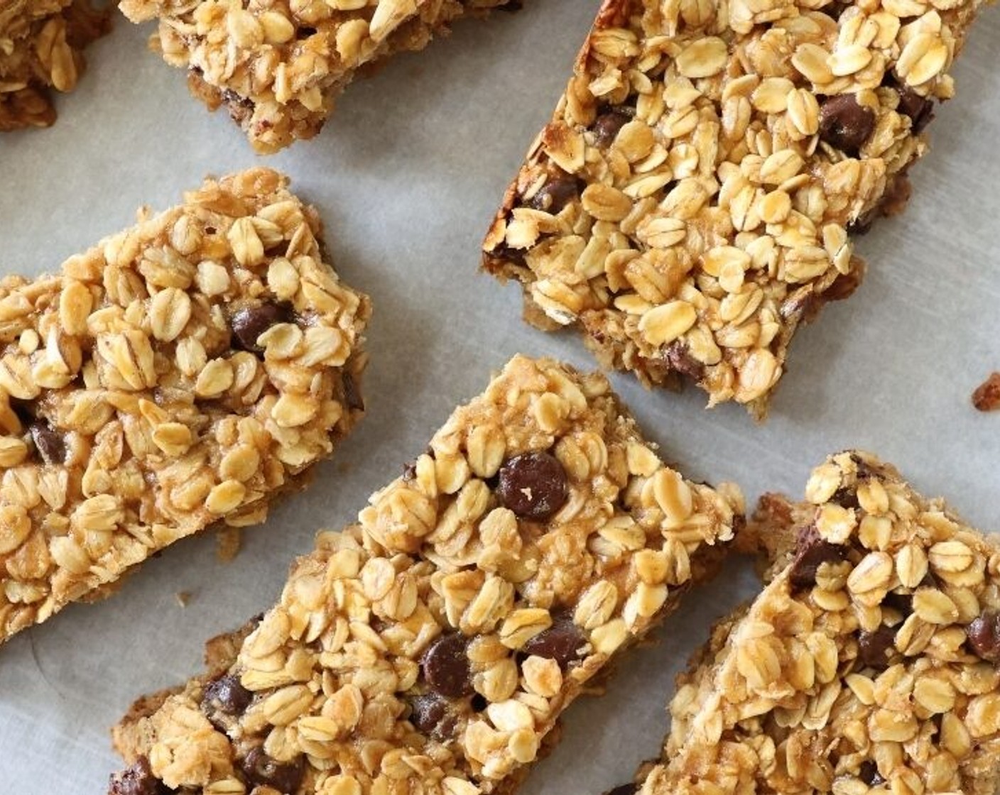 Peanut Butter Chocolate Chip Granola Bars