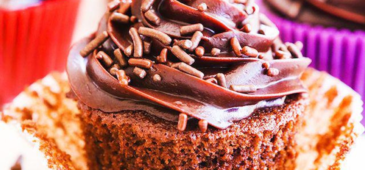 Perfect Chocolate Cupcakes with Chocolate Ganache Frosting Recipe | SideChef