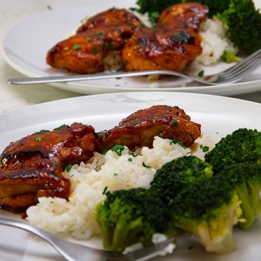 Sweet and Spicy Glazed Chicken Thighs Recipe | SideChef