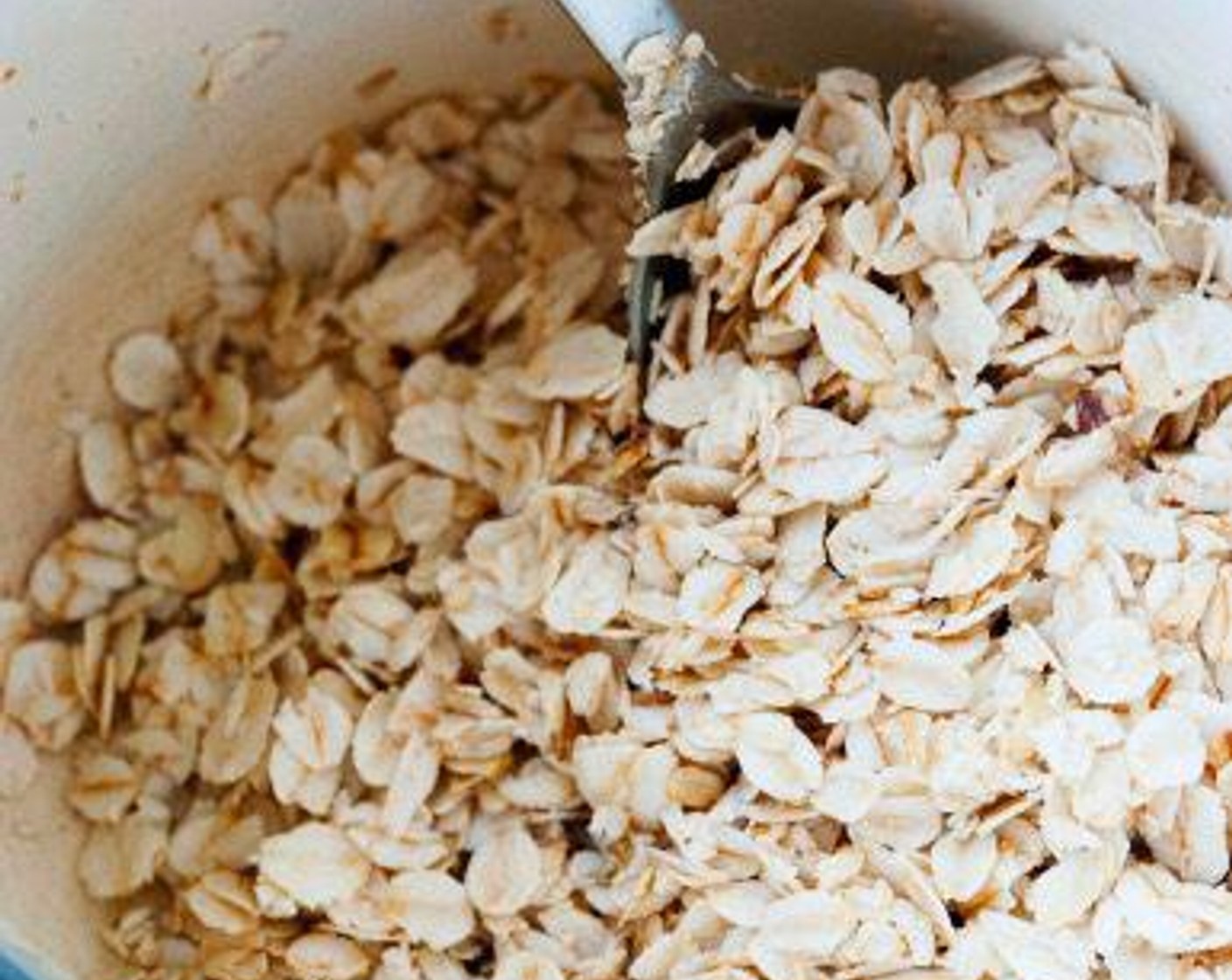 step 2 Add Oats (1 1/2 cups) to the oil and stir to coat. Keep stirring them around so they don’t burn, and remove them from the stove only when they start smelling toasty.