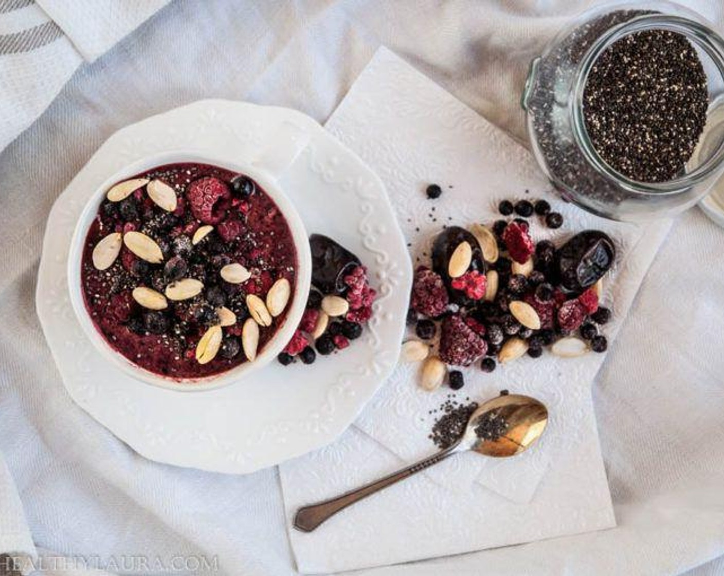 step 3 Serve the smoothie with blueberries, raspberries and Almonds (1 handful).