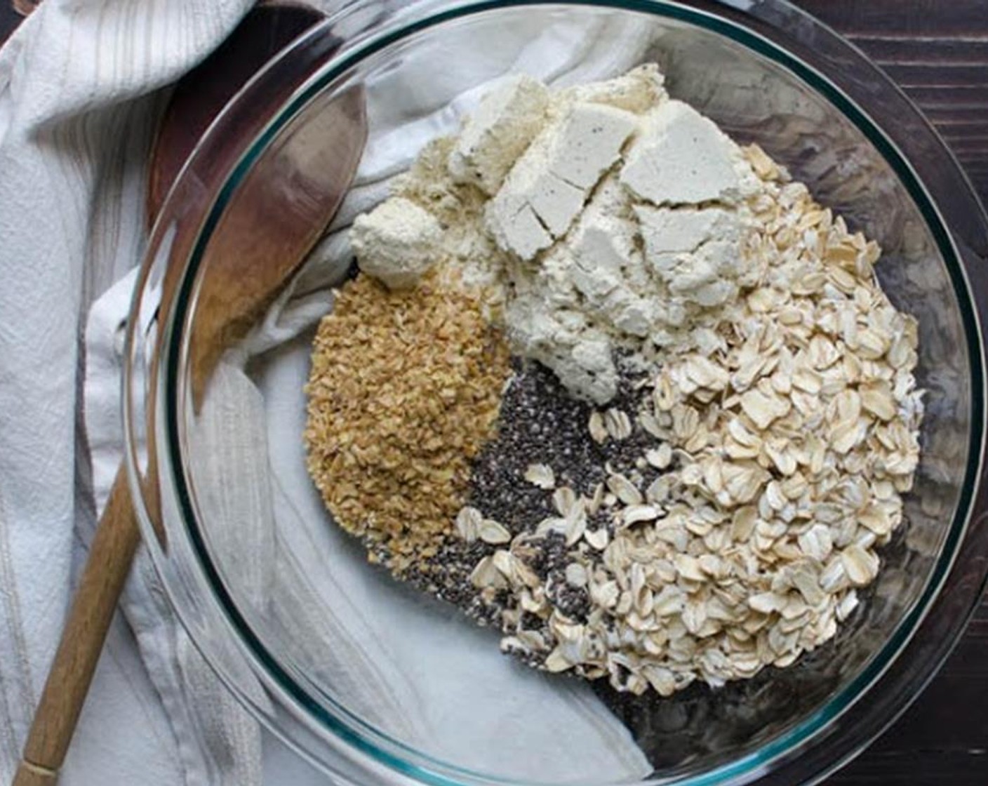 step 1 In a medium bowl, combine the Old Fashioned Rolled Oats (1 1/2 cups), Protein Powder (1/2 cup), Flaxseed Meal (1 Tbsp) and Chia Seeds (1 Tbsp) and stir to combine.