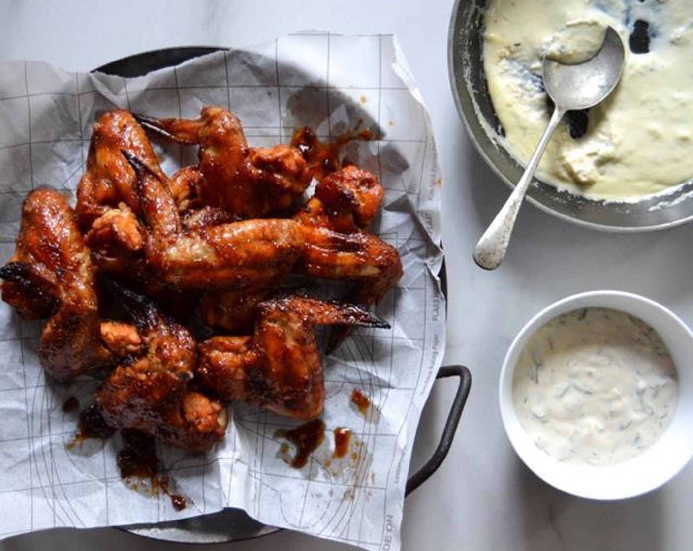 Hotwings with Blue Cheese Dipping Sauce