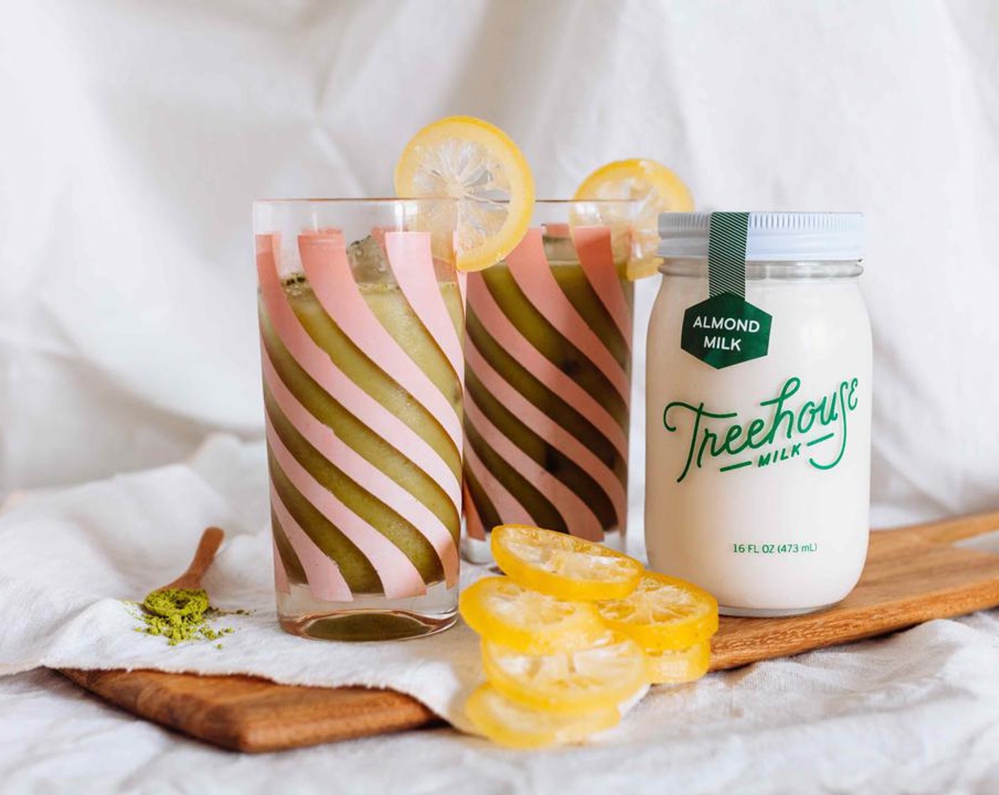 step 1 Combine Whiskey (1 fl oz), juice from Lemon (1), Matcha Powder (1/4 tsp) and Honey (1/2 Tbsp) and shake vigorously. Pour into an ice-filled highball glass. Top with Almond Milk (3 fl oz) and garnish with a Lemon slice.