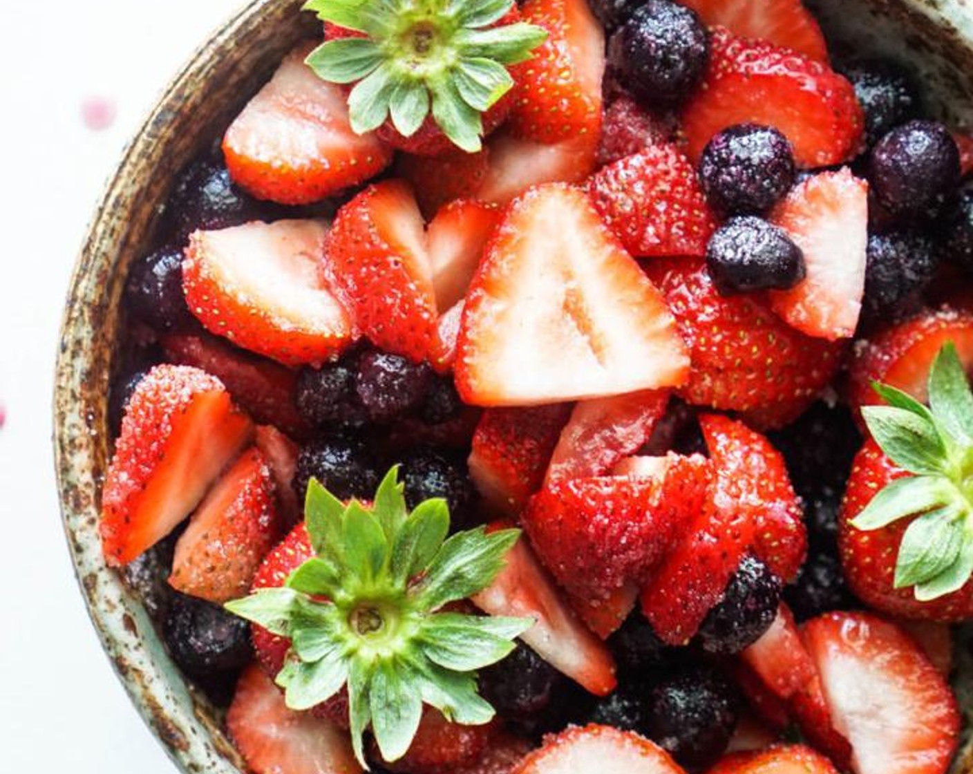 step 1 Combine the Fresh Strawberries (3 cups), Fresh Blueberry (1 cup), and Granulated Sugar (1/4 cup). Mix and set aside for 25 minutes until the strawberries are juicy. While those are marinating, preheat the oven to 375 degrees F (190 degrees C).