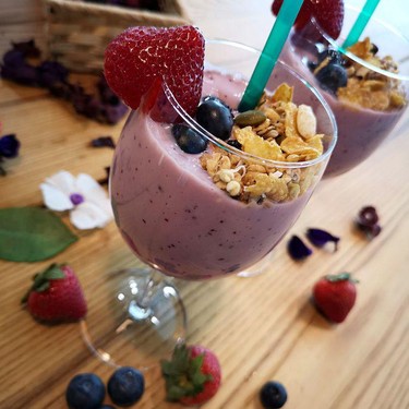 Strawberry Banana Smoothie with Almond Milk Recipe | SideChef