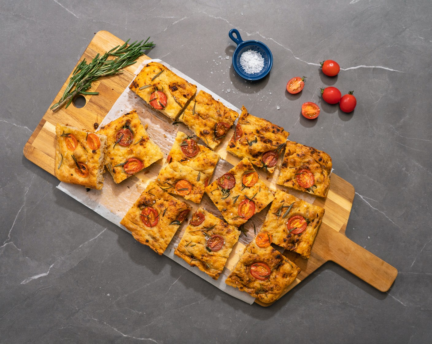 Tomaten Focaccia mit Tomatenpesto