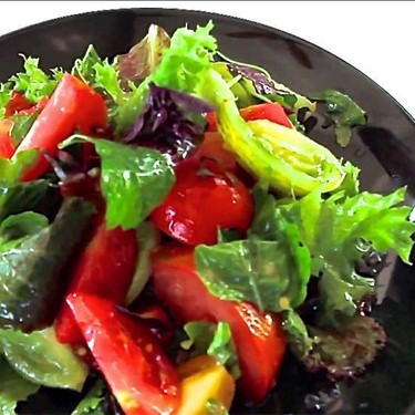 Fresh Tomato Basil Salad with Bittermelon Leaves Recipe | SideChef