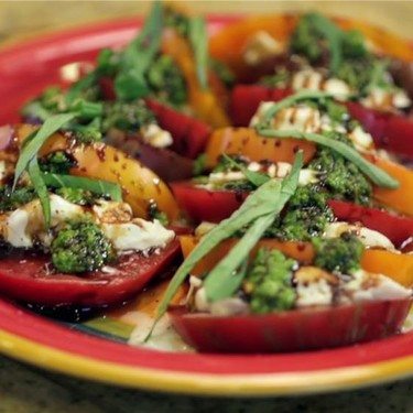 Heirloom Tomato Caprese Salad with Homemade Pesto Recipe | SideChef
