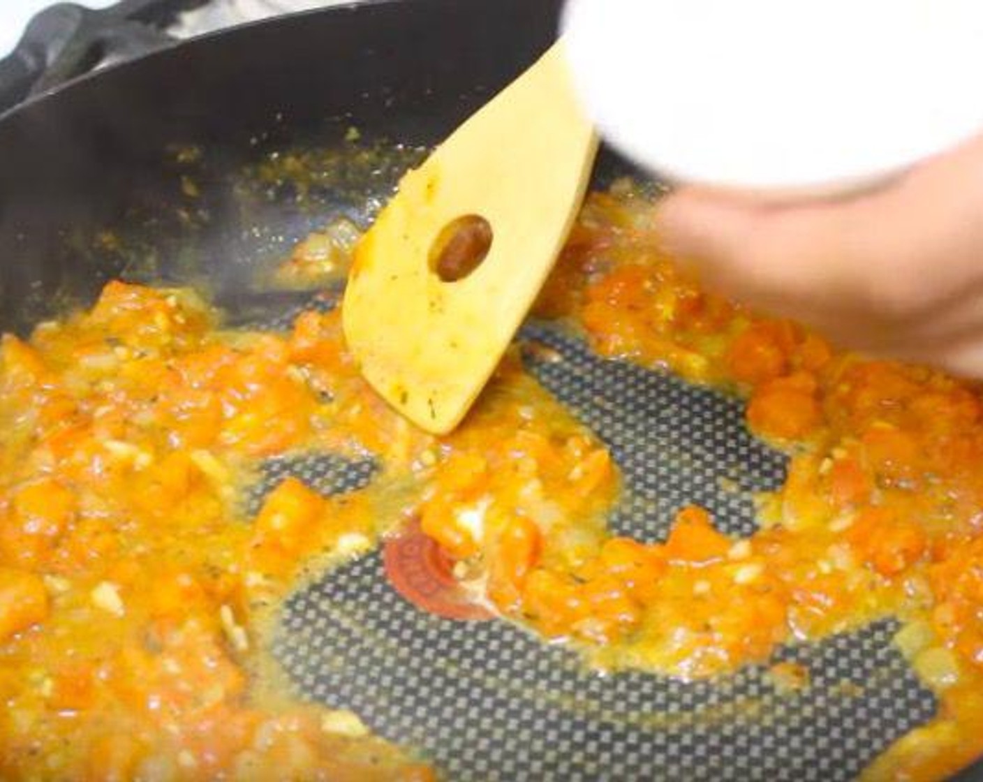 step 1 Season Shrimp (1 lb) with Salt (to taste) and Ground Black Pepper (to taste) and set aside. Take a pan on the stove and soften the Garlic (1 clove) and Onion (1/2) with oil. Then, add Tomatoes (2), Italian Seasoning (1 tsp), Chicken Stock (1/2 cup) and stir it. Cook until half the liquid is reduced. It would take for four minutes. Then, add Butter (2 Tbsp) and let it melt. Add Heavy Cream (1/3 cup) and stir it for 2 minutes.