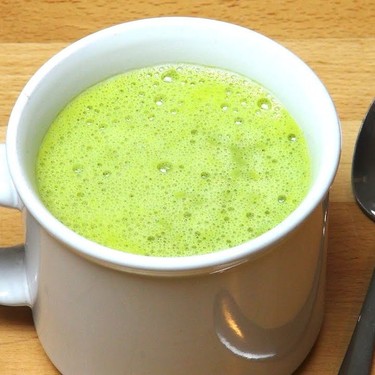 5 Minute Pea and Pesto Soup Recipe | SideChef