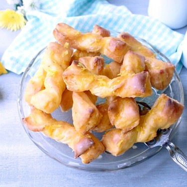Double Glazed Spanish Puff Pastry Twists Recipe | SideChef