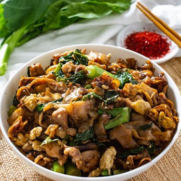 Pad See Ew (Thai Stir-Fried Wide Rice Noodles) Recipe | SideChef