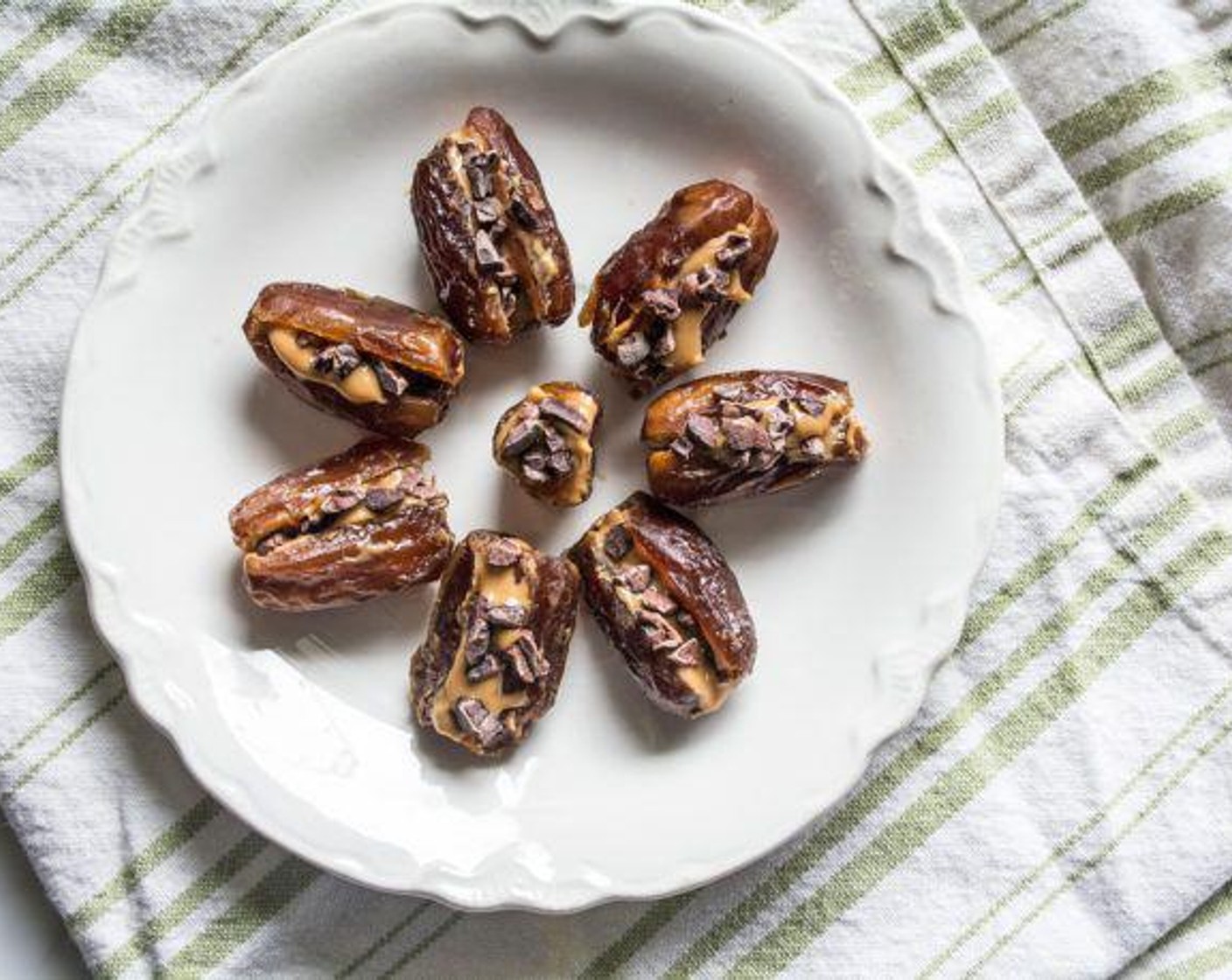 3 Ingredient Peanut Butter and Cacao Nib Date Bites