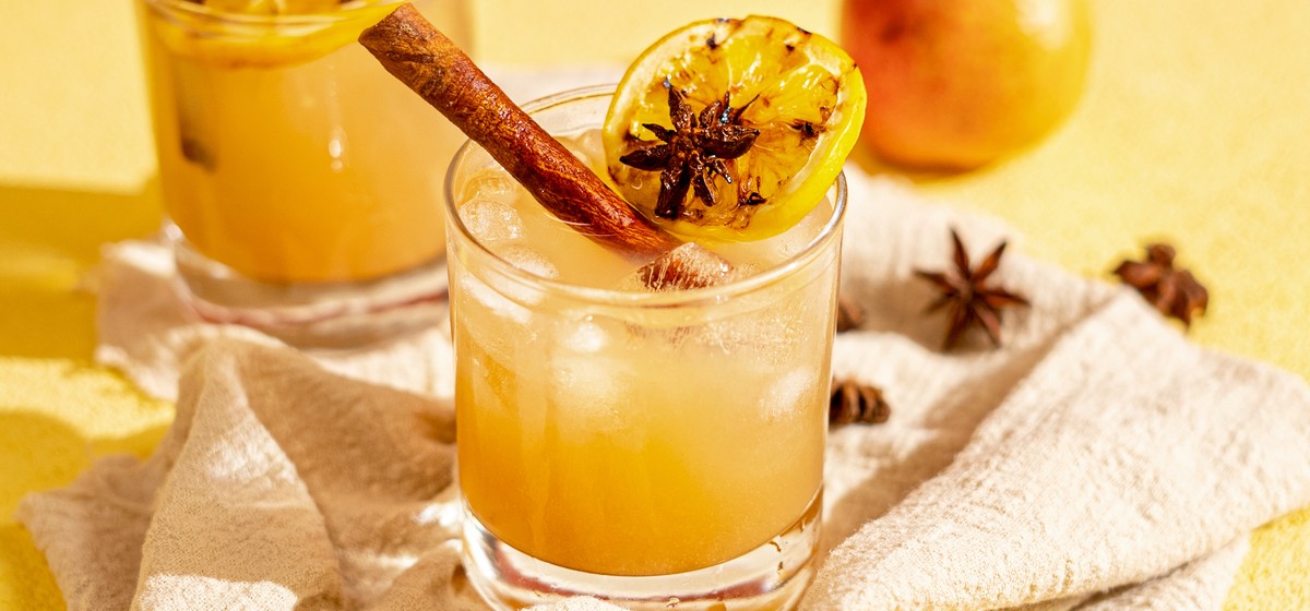 Spiced Vanilla Pear Spritzer Recipe | SideChef