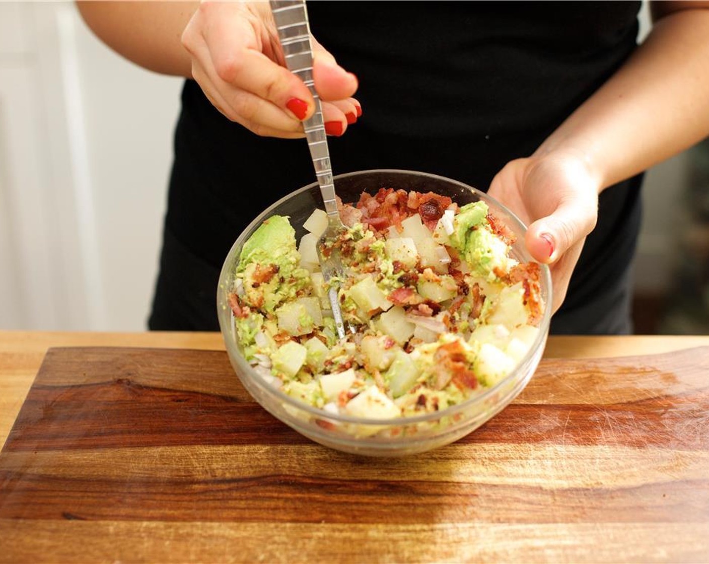 step 20 Remove the bacon from the pan and place on paper towels. Once cool, crumble into the bowl with the avocado mixture.