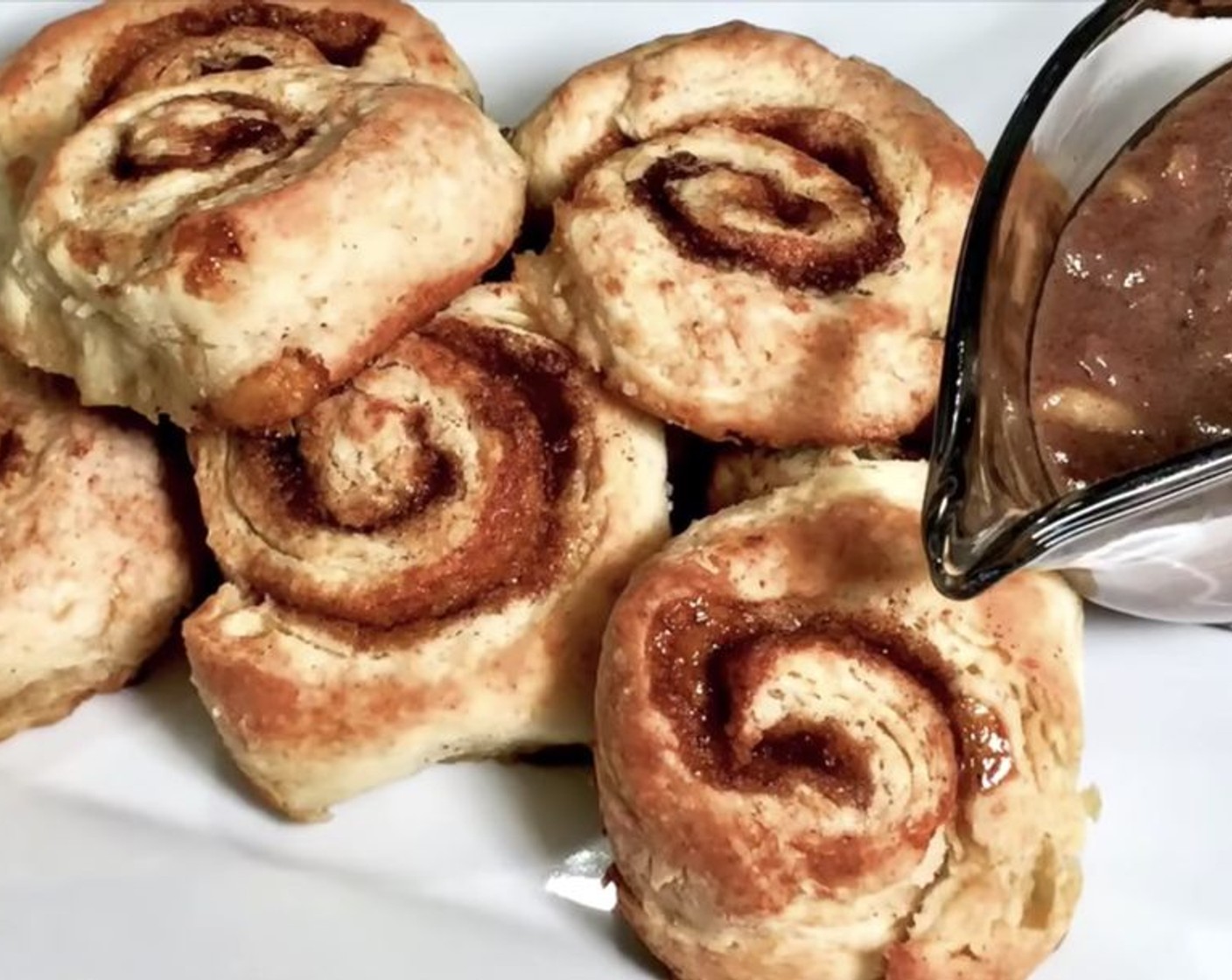 step 13 Serve cinnamon scrolls warm with apple gravy on the side.