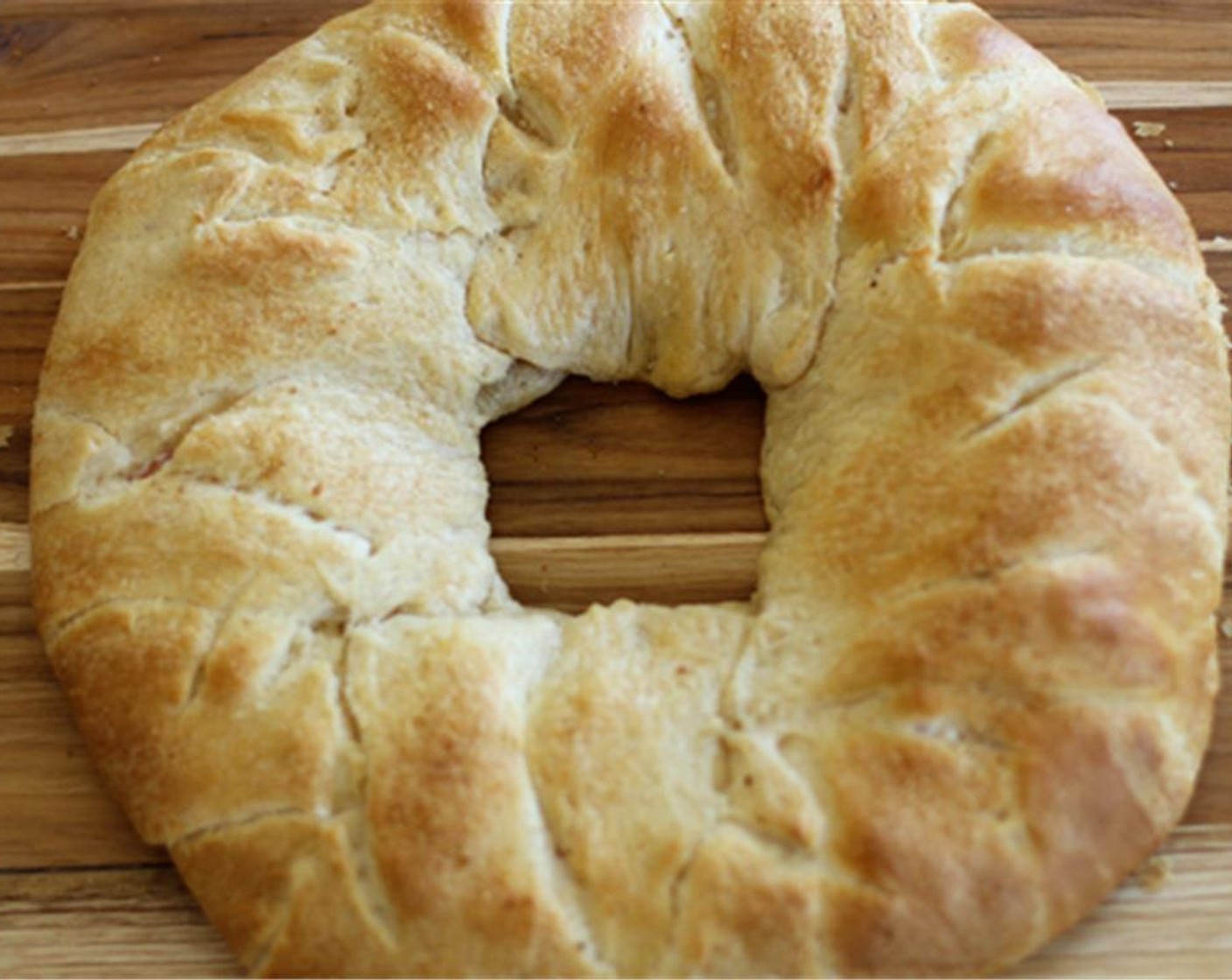 step 9 Bake the ring at 375 degrees F (190 degrees C) for 20 minutes, or until the top is golden brown.