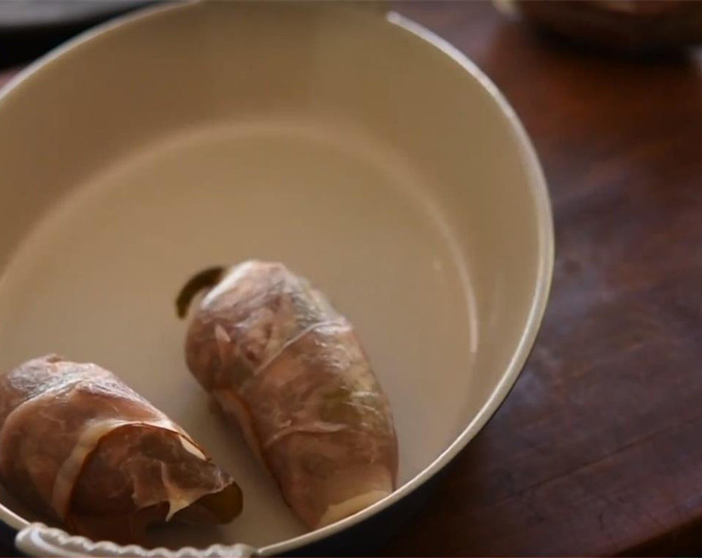 step 6 Bake in an oven dish for 15 to 20 minutes or until the ham is slightly crisp.