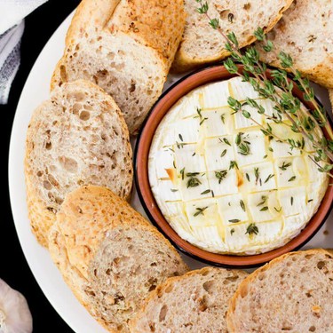 Garlic and Thyme Baked Camembert Recipe | SideChef